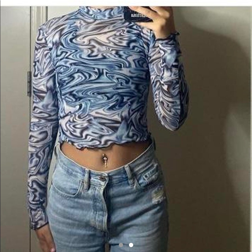 Very cute crop top! One Size!